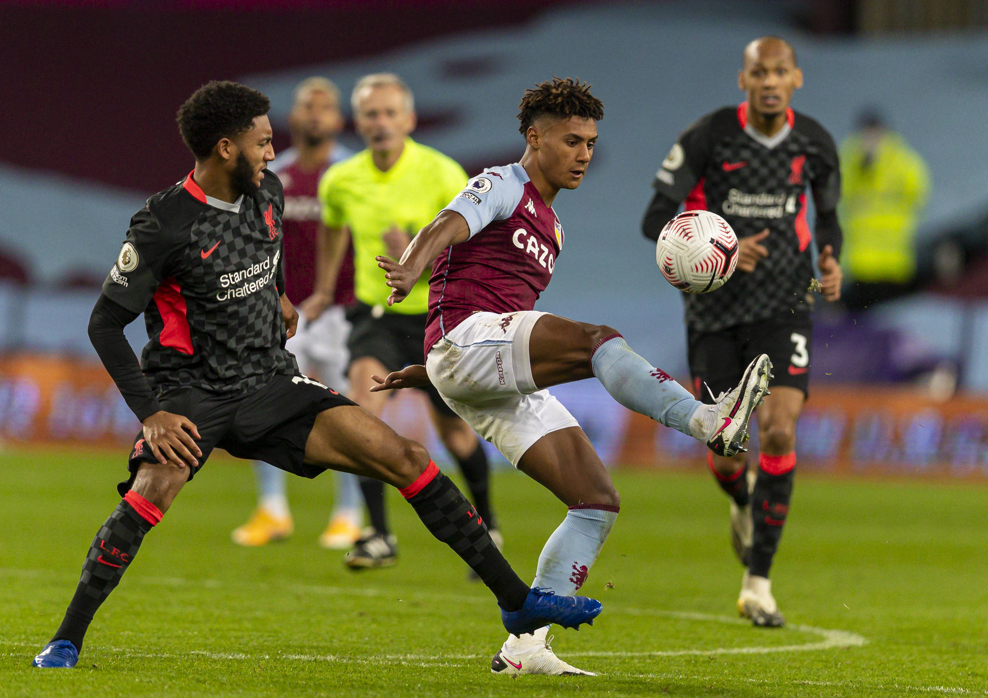 那个拥抱是整场最暖的一幕