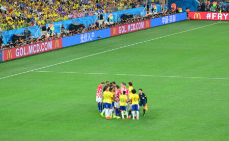 官方：阿根廷国家队征召圣吉罗斯后卫凯文-麦卡利斯特