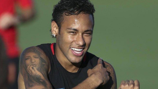 保级之战：格拉尼特·扎卡加盟黑猫！桑德兰中场终获节拍器